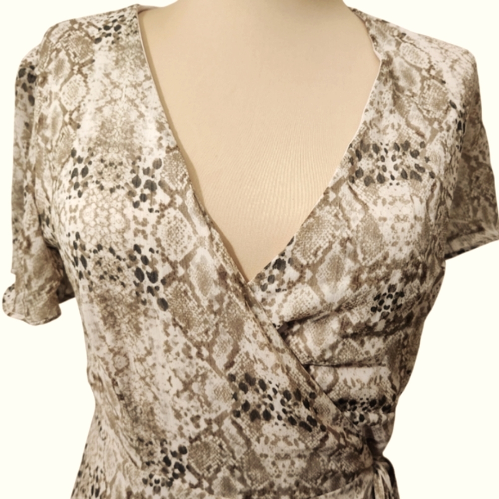 ALL IN FAVOR 'Isabella' Snake Print Mini Wrap Dress - Size S - Picture 4 of 11